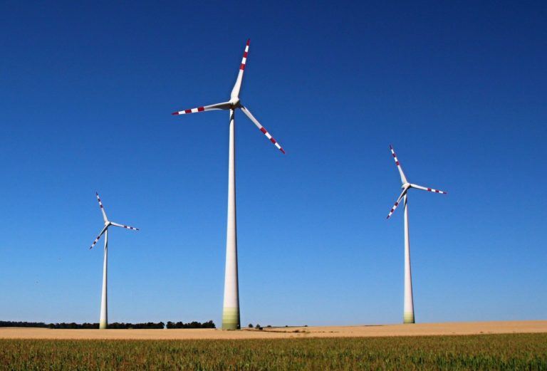 Une grande « consultation populaire »  sur l’avenir des éoliennes. Vraiment?